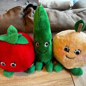 Vintage 1983 Del Monte Country Yumkin Plush Reddie Tomato Peach Bean Toy Lot